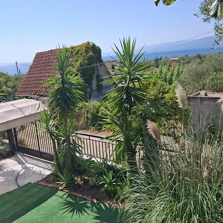 Independent With A View *