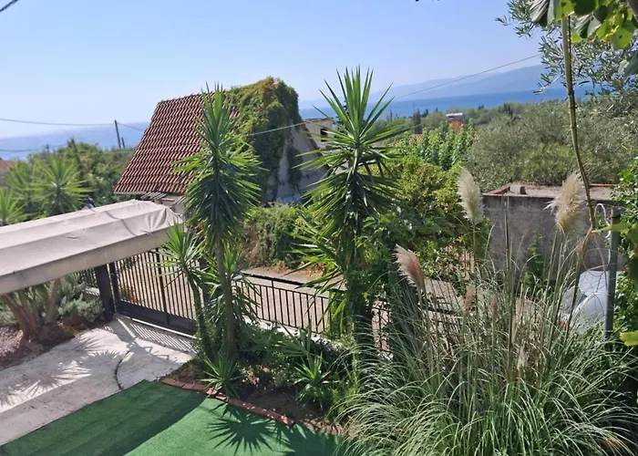 Independent With A View *